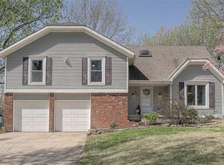 1217 S Lennox Dr, Olathe, KS 66062