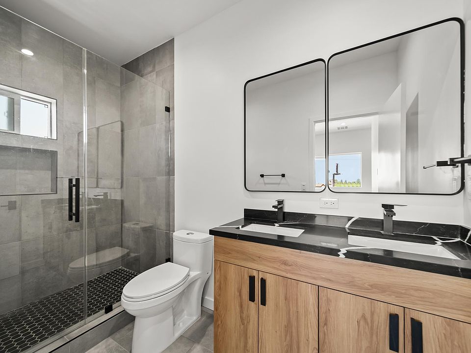 1st image of 6049 Craner Ave #2