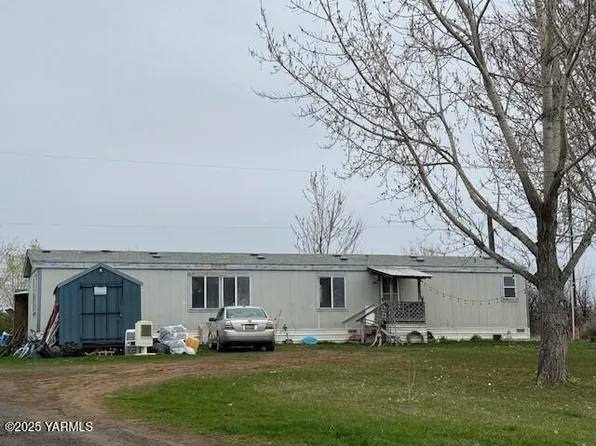 381 Trepanier Ln, Tieton, WA 98947