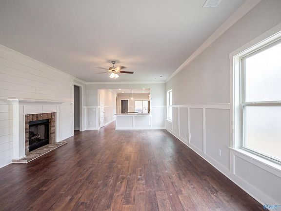 3rd image of 24 Silky Oak Cir SW