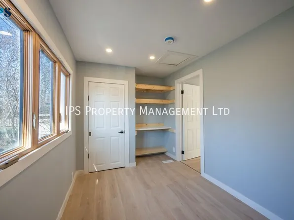 206 Station St, Belleville, ON