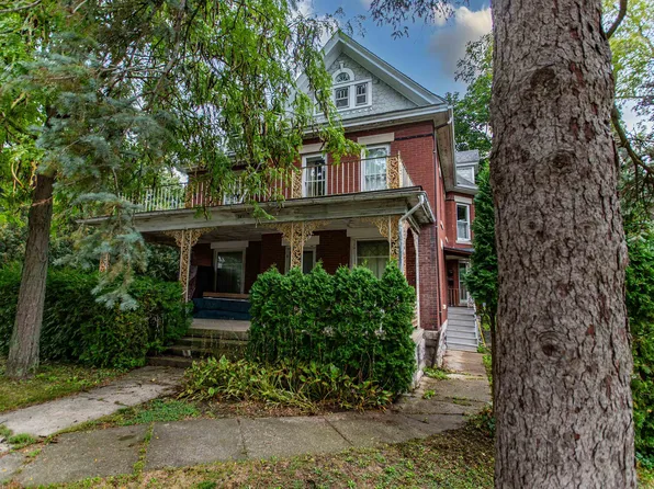 385 N 2nd St, Platteville, WI 53818