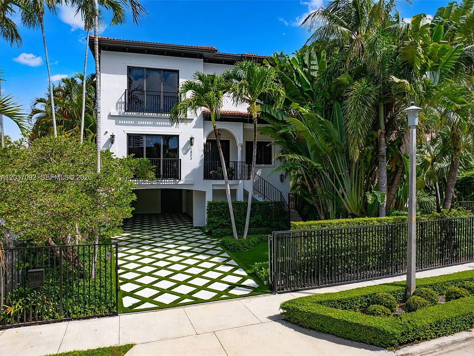 1st image of 1803 S Bayshore Ln