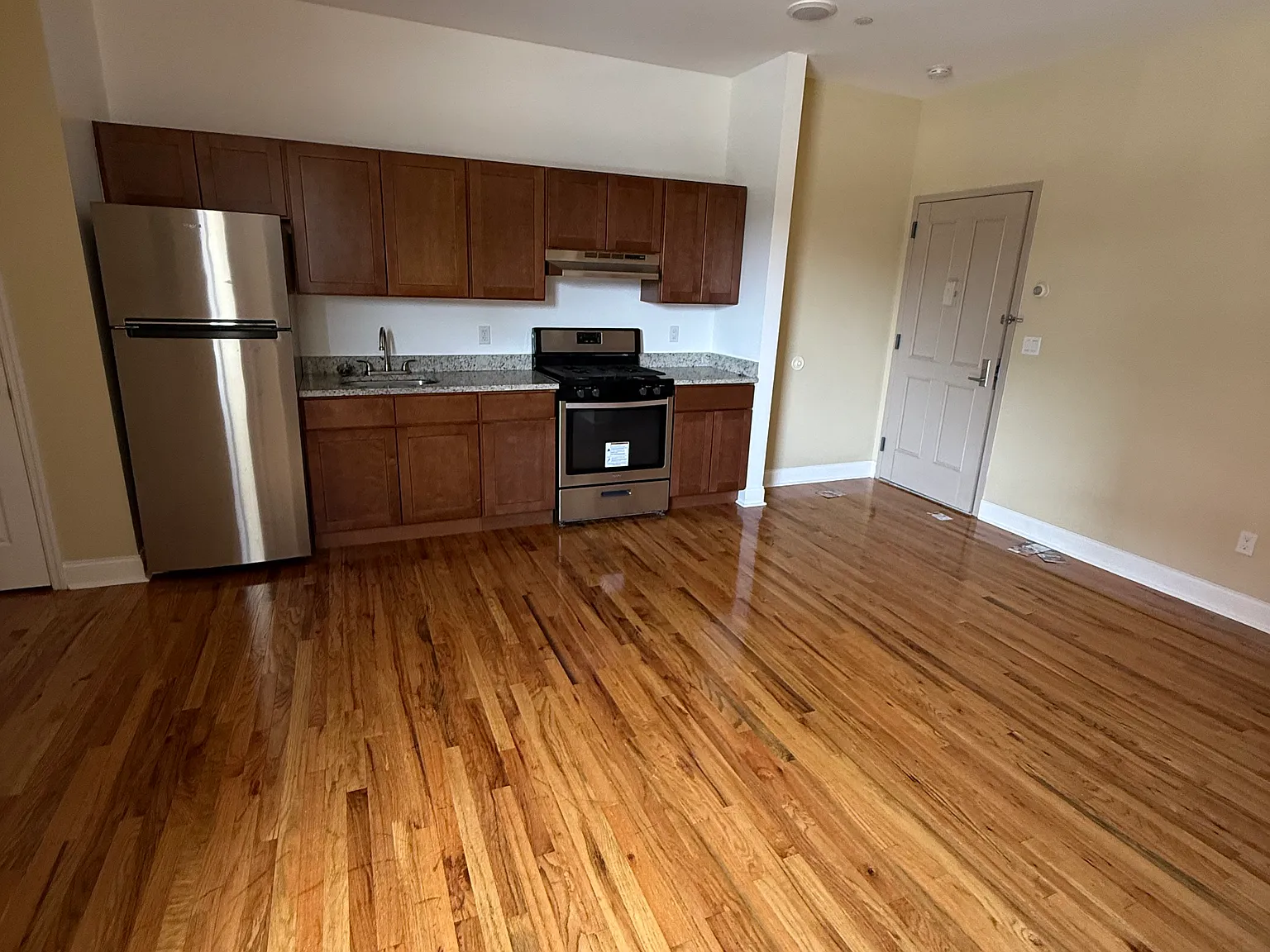 Undisclosed Address, Yonkers — Photo 4