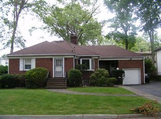 241 E Johnson Ave, Bergenfield, NJ 07621