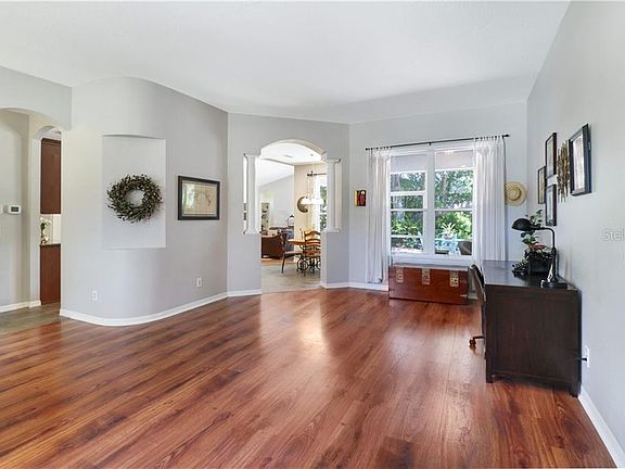4th image of 9902 Country Carriage Cir