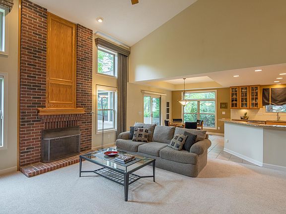 5th image of 3958 Village Club Dr