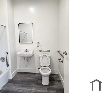 845 W Rosecrans Ave #1 — Photo 7