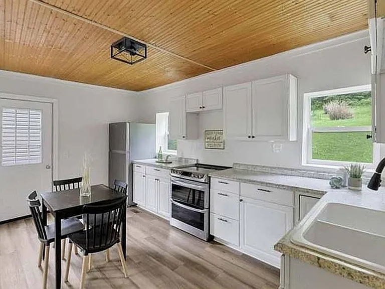 804 Highland Ave — Photo 6