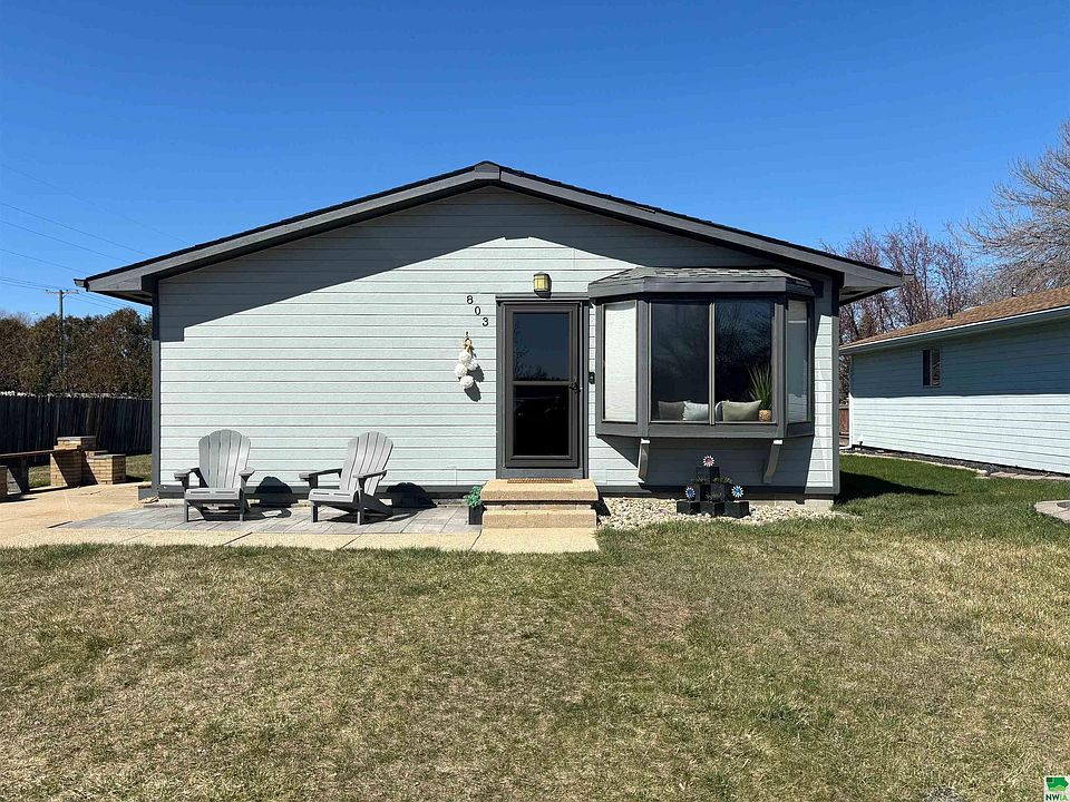 1st image of 803 Red Maple Cir
