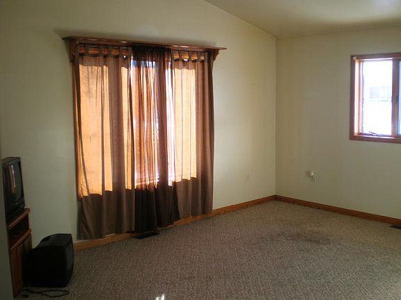 3rd image of 1753 Main St