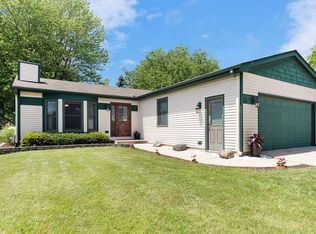 405 Woodworth St, Yorkville, IL 60560