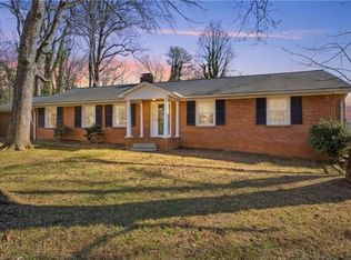 5501 Club Knoll Rd, Winston Salem, NC 27105