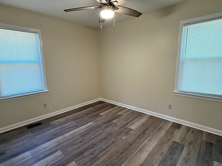 321 Orchard Ln — Photo 8