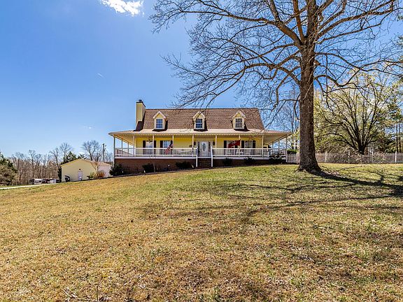 3rd image of 6761 Hall Rd