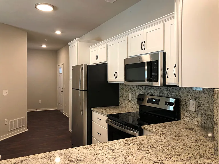 7888 S Scepter Dr — Photo 3