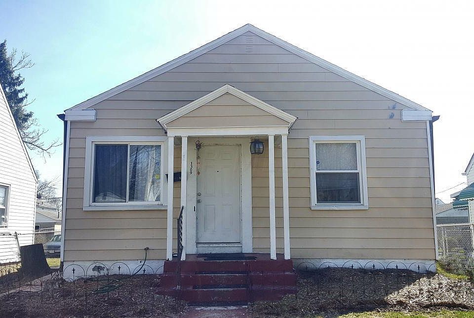 1st image of 1309 E 16th Ave