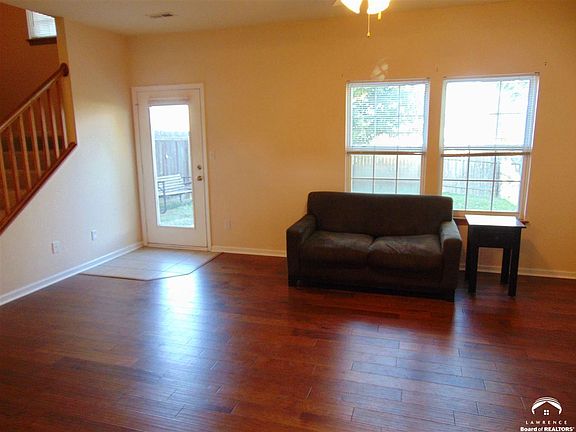3rd image of 2420 Surrey Dr