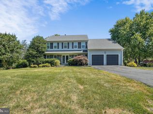15044 Greymont Dr, Centreville, VA 20120