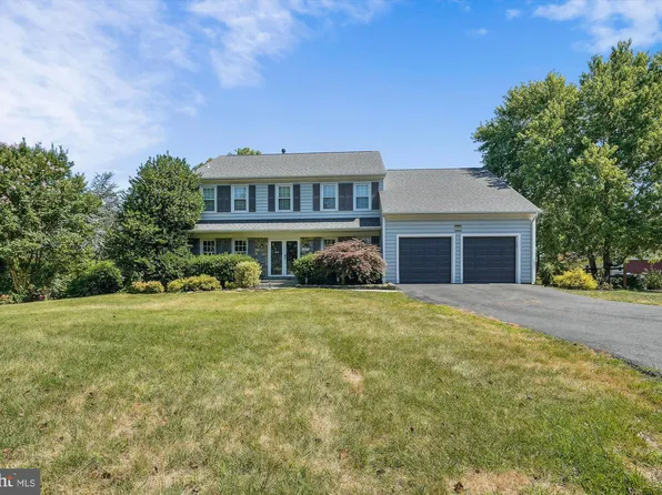 15044 Greymont Dr, Centreville, VA 20120