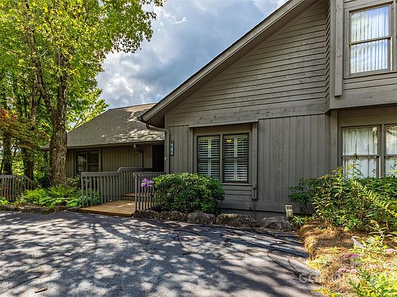 3rd image of 86 Racquet Club Villas Dr