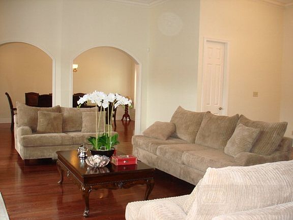 3rd image of 3033 Cypress Gardens Dr