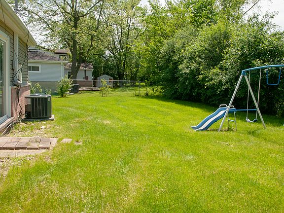 5th image of 240 Bradley Ln