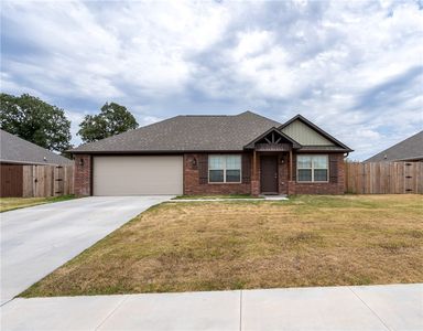 816 Brook St, Gentry, AR, 72734