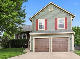 717 Shiloh Dr, Raymore, MO 64083