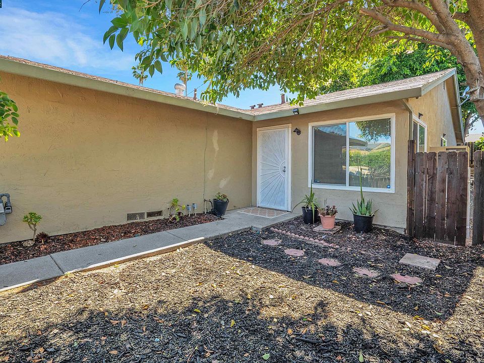 1st image of 284 E Trident Dr