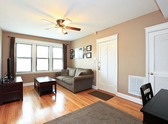 4th image of 2723 W Wellington Ave #2
