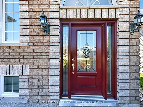 2nd image of 623 Glen Cedar Cres