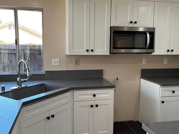 2nd image of 11370 Jordan St