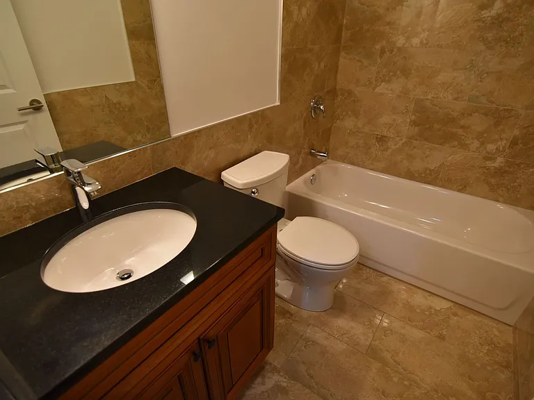 4520 N Beacon — Photo 6