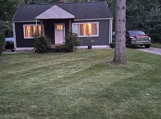 6529 Pontiac Lake Rd, Waterford, MI 48327