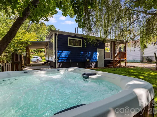 22 Jarrett St, Asheville, NC 28806