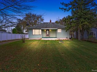 9786 E Lansing Rd, Durand, MI 48429