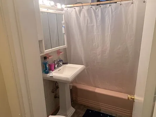 Rented by Johanna Gyuro, LREB | media 33