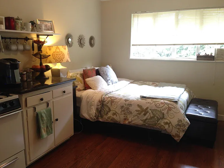 2465 Hilgard Ave #3 — Photo 11