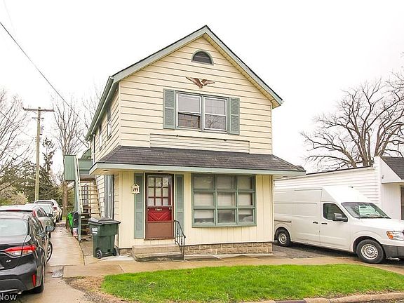 2nd image of 14 Franklin Ave #1/2
