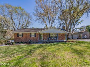 405 W Meadecrest Dr, Knoxville, TN 37923