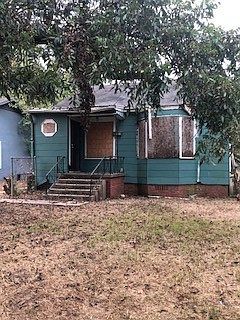 1st image of 2445 Devaughn St