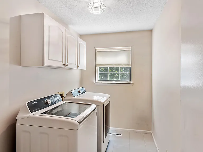 7830 Cove Ridge Dr — Photo 20
