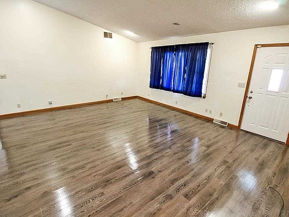 5th image of 330 W Morton St