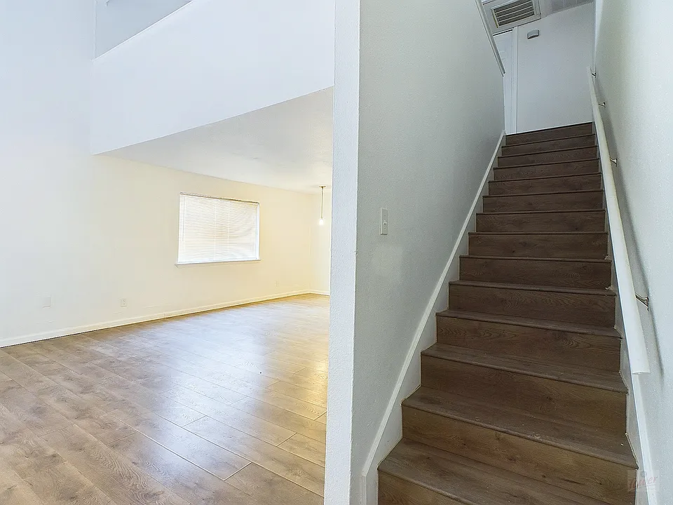 2124 Burton Dr