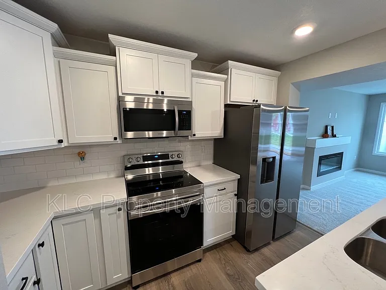 2625 SE Osier Ave — Photo 8