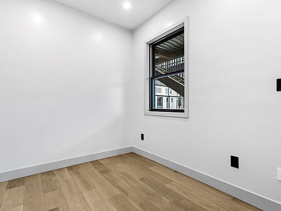 5th image of 388 Warburton Ave APT 2