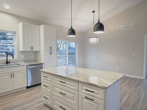 4th image of 604 Olson Dr