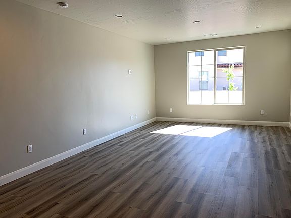 4th image of 1147 N Tesoro Aly #81
