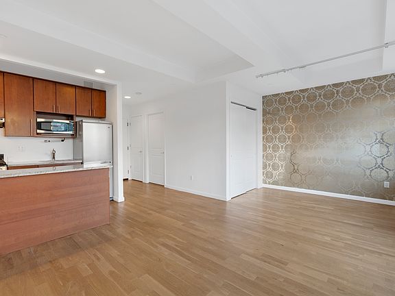 4th image of 416 E 117th St APT 4B
